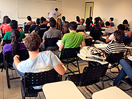 Alunos na sala de aula