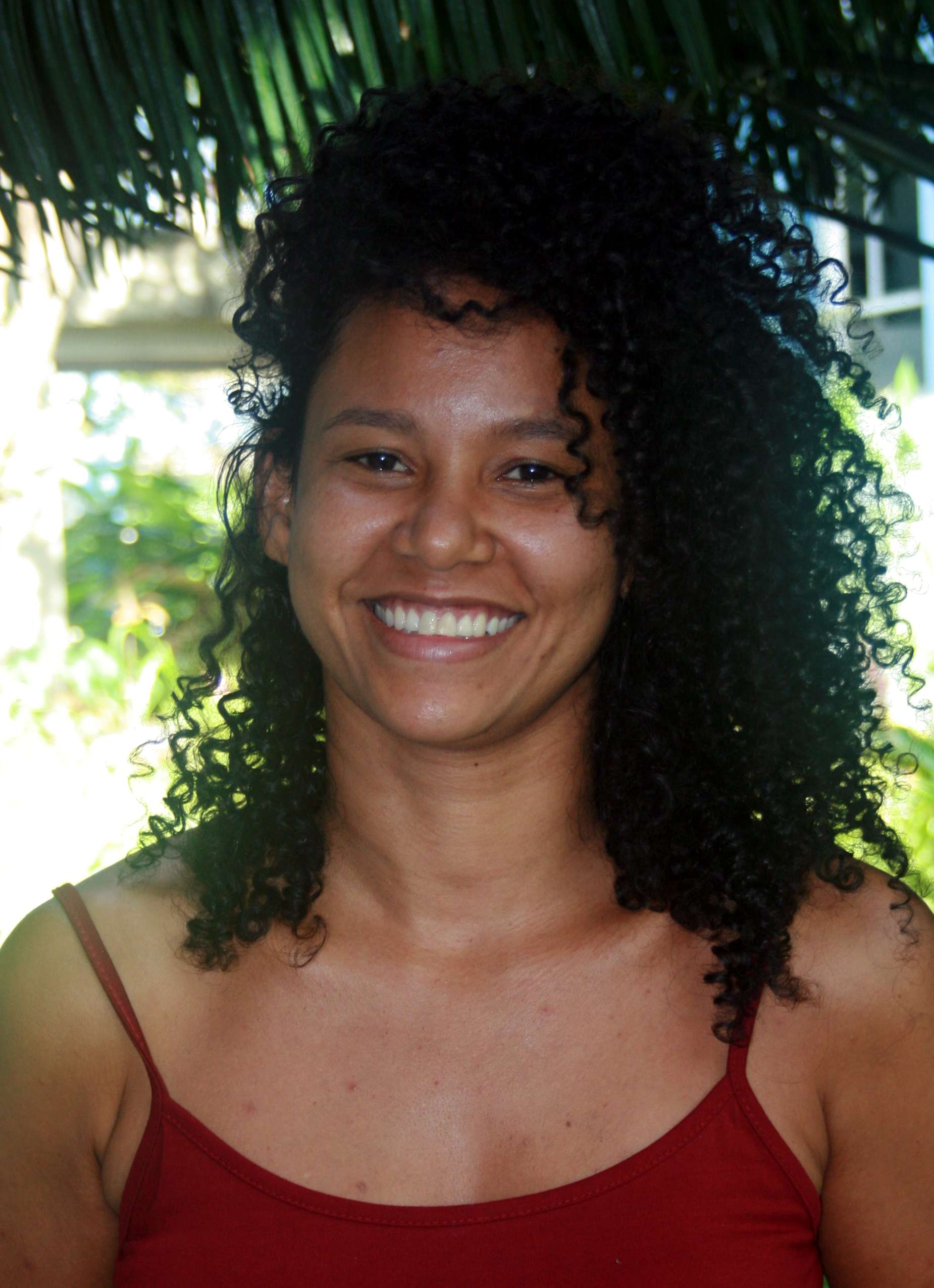 Nívia Cruz Nívia Cruz